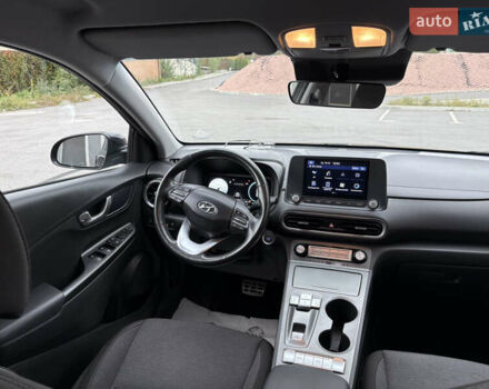 Черный Хендай Kona Electric, объемом двигателя 0 л и пробегом 30 тыс. км за 17200 $, фото 44 на Automoto.ua
