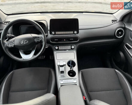 Черный Хендай Kona Electric, объемом двигателя 0 л и пробегом 43 тыс. км за 17300 $, фото 6 на Automoto.ua