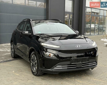 Черный Хендай Kona Electric, объемом двигателя 0 л и пробегом 37 тыс. км за 16900 $, фото 2 на Automoto.ua