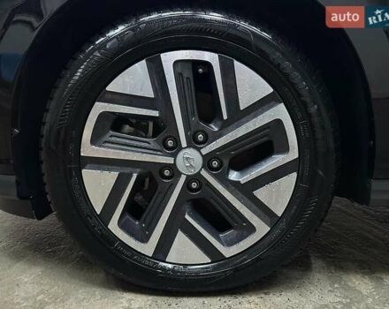 Черный Хендай Kona Electric, объемом двигателя 0 л и пробегом 45 тыс. км за 23700 $, фото 27 на Automoto.ua