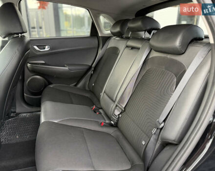 Черный Хендай Kona Electric, объемом двигателя 0 л и пробегом 43 тыс. км за 17300 $, фото 8 на Automoto.ua