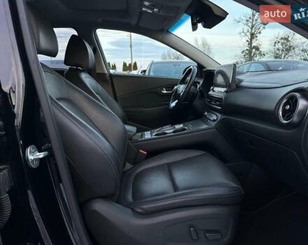 Черный Хендай Kona Electric, объемом двигателя 0 л и пробегом 80 тыс. км за 23100 $, фото 94 на Automoto.ua