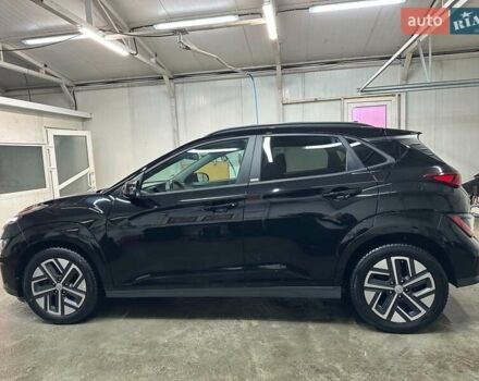 Черный Хендай Kona Electric, объемом двигателя 0 л и пробегом 80 тыс. км за 23100 $, фото 27 на Automoto.ua