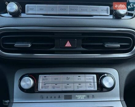 Черный Хендай Kona Electric, объемом двигателя 0 л и пробегом 80 тыс. км за 23100 $, фото 73 на Automoto.ua