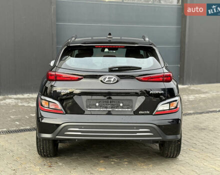 Черный Хендай Kona Electric, объемом двигателя 0 л и пробегом 37 тыс. км за 16900 $, фото 4 на Automoto.ua