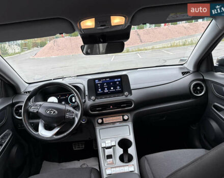 Черный Хендай Kona Electric, объемом двигателя 0 л и пробегом 30 тыс. км за 17200 $, фото 43 на Automoto.ua
