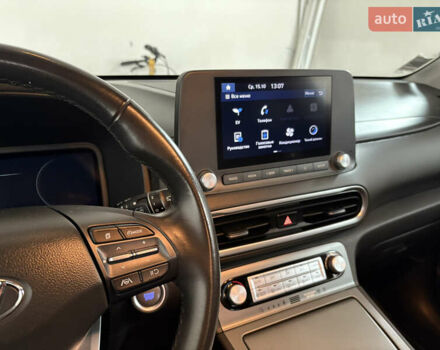 Черный Хендай Kona Electric, объемом двигателя 0 л и пробегом 30 тыс. км за 17200 $, фото 71 на Automoto.ua