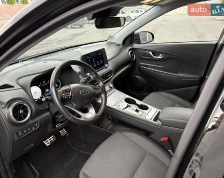 Черный Хендай Kona Electric, объемом двигателя 0 л и пробегом 30 тыс. км за 17200 $, фото 17 на Automoto.ua