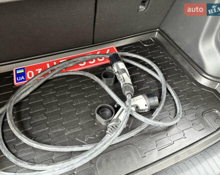 Черный Хендай Kona Electric, объемом двигателя 0 л и пробегом 30 тыс. км за 17200 $, фото 62 на Automoto.ua