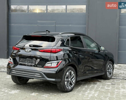 Черный Хендай Kona Electric, объемом двигателя 0 л и пробегом 96 тыс. км за 20300 $, фото 3 на Automoto.ua