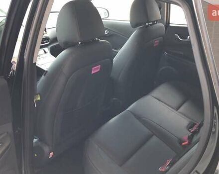 Черный Хендай Kona Electric, объемом двигателя 0 л и пробегом 1 тыс. км за 30215 $, фото 6 на Automoto.ua