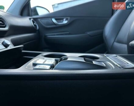 Черный Хендай Kona Electric, объемом двигателя 0 л и пробегом 80 тыс. км за 23100 $, фото 76 на Automoto.ua