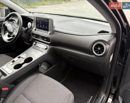 Черный Хендай Kona Electric, объемом двигателя 0 л и пробегом 30 тыс. км за 17200 $, фото 34 на Automoto.ua