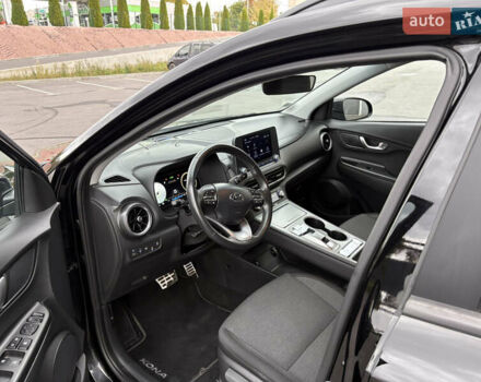 Черный Хендай Kona Electric, объемом двигателя 0 л и пробегом 30 тыс. км за 17200 $, фото 15 на Automoto.ua