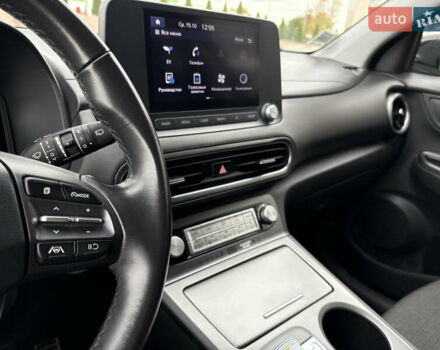 Черный Хендай Kona Electric, объемом двигателя 0 л и пробегом 30 тыс. км за 17200 $, фото 46 на Automoto.ua