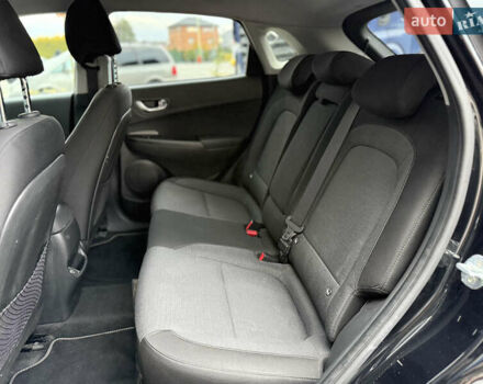 Черный Хендай Kona Electric, объемом двигателя 0 л и пробегом 96 тыс. км за 20300 $, фото 8 на Automoto.ua