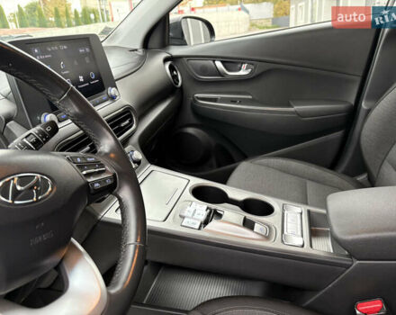 Черный Хендай Kona Electric, объемом двигателя 0 л и пробегом 30 тыс. км за 17200 $, фото 22 на Automoto.ua