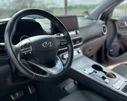 Черный Хендай Kona Electric, объемом двигателя 0 л и пробегом 55 тыс. км за 19900 $, фото 4 на Automoto.ua