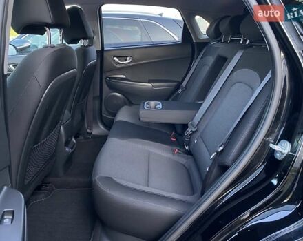 Чорний Хендай Kona Electric, об'ємом двигуна 0 л та пробігом 128 тис. км за 20000 $, фото 68 на Automoto.ua