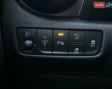 Черный Хендай Kona Electric, объемом двигателя 0 л и пробегом 80 тыс. км за 23100 $, фото 10 на Automoto.ua