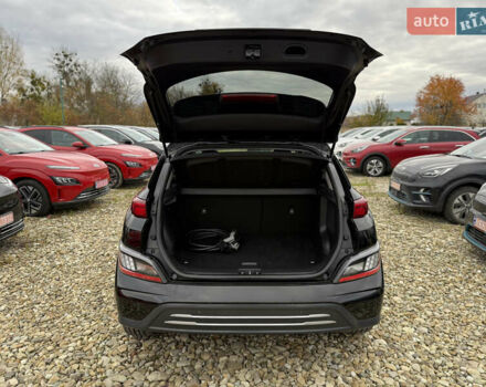 Черный Хендай Kona Electric, объемом двигателя 0 л и пробегом 83 тыс. км за 20700 $, фото 80 на Automoto.ua