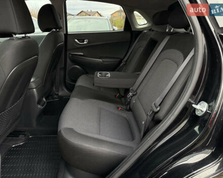 Черный Хендай Kona Electric, объемом двигателя 0 л и пробегом 83 тыс. км за 20700 $, фото 77 на Automoto.ua