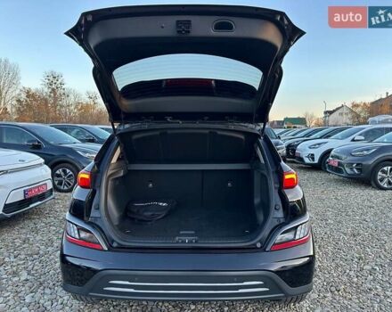 Черный Хендай Kona Electric, объемом двигателя 0 л и пробегом 86 тыс. км за 21500 $, фото 78 на Automoto.ua