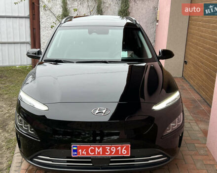 Черный Хендай Kona Electric, объемом двигателя 0 л и пробегом 73 тыс. км за 22699 $, фото 2 на Automoto.ua