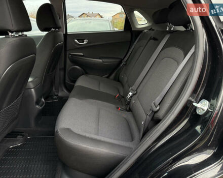 Черный Хендай Kona Electric, объемом двигателя 0 л и пробегом 83 тыс. км за 20700 $, фото 75 на Automoto.ua