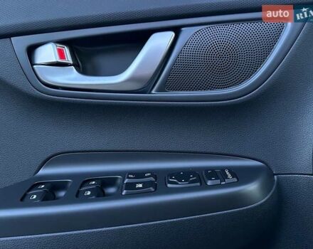 Черный Хендай Kona Electric, объемом двигателя 0 л и пробегом 86 тыс. км за 21500 $, фото 39 на Automoto.ua