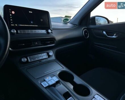 Черный Хендай Kona Electric, объемом двигателя 0 л и пробегом 86 тыс. км за 21500 $, фото 67 на Automoto.ua