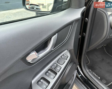Чорний Хендай Kona Electric, об'ємом двигуна 0 л та пробігом 50 тис. км за 18200 $, фото 24 на Automoto.ua