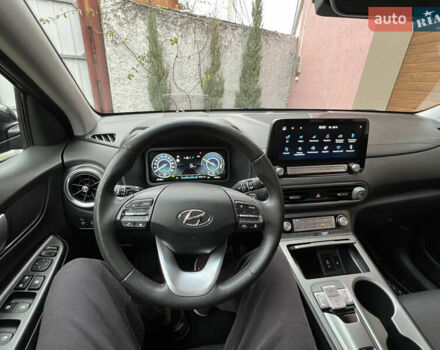 Черный Хендай Kona Electric, объемом двигателя 0 л и пробегом 73 тыс. км за 22699 $, фото 35 на Automoto.ua