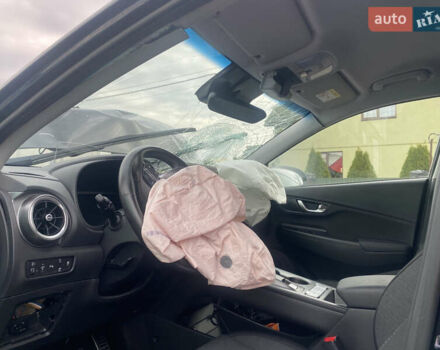 Черный Хендай Kona Electric, объемом двигателя 0 л и пробегом 40 тыс. км за 5000 $, фото 13 на Automoto.ua