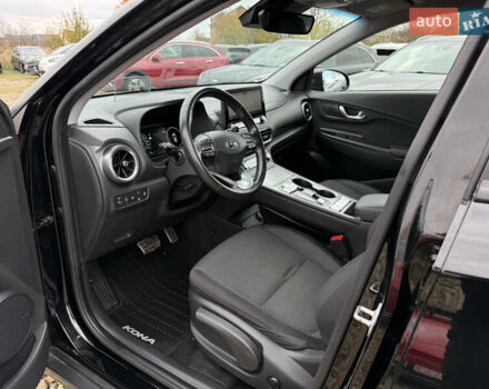 Черный Хендай Kona Electric, объемом двигателя 0 л и пробегом 83 тыс. км за 20900 $, фото 34 на Automoto.ua