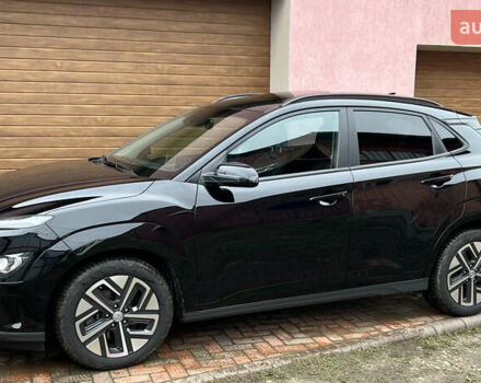 Черный Хендай Kona Electric, объемом двигателя 0 л и пробегом 73 тыс. км за 22699 $, фото 23 на Automoto.ua