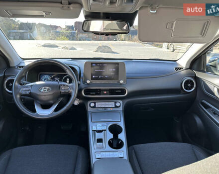 Чорний Хендай Kona Electric, об'ємом двигуна 0 л та пробігом 65 тис. км за 19500 $, фото 29 на Automoto.ua