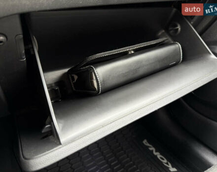 Черный Хендай Kona Electric, объемом двигателя 0 л и пробегом 83 тыс. км за 20900 $, фото 74 на Automoto.ua