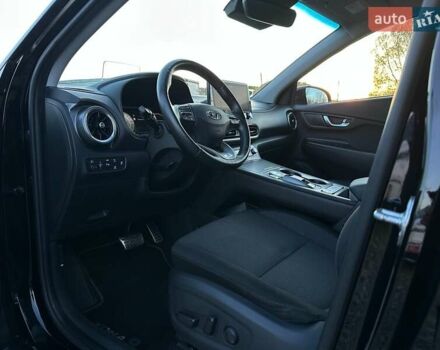 Черный Хендай Kona Electric, объемом двигателя 0 л и пробегом 86 тыс. км за 21500 $, фото 43 на Automoto.ua