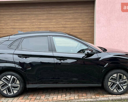 Черный Хендай Kona Electric, объемом двигателя 0 л и пробегом 73 тыс. км за 22699 $, фото 5 на Automoto.ua