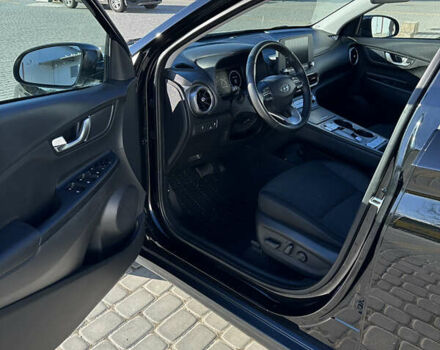 Чорний Хендай Kona Electric, об'ємом двигуна 0 л та пробігом 65 тис. км за 19500 $, фото 16 на Automoto.ua