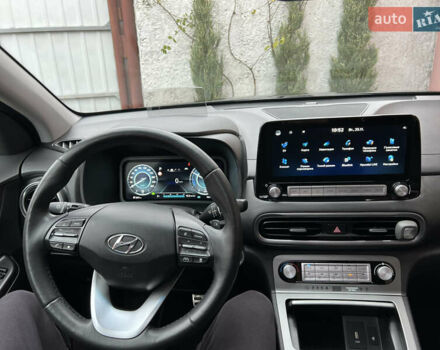 Черный Хендай Kona Electric, объемом двигателя 0 л и пробегом 73 тыс. км за 22699 $, фото 34 на Automoto.ua