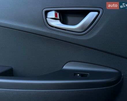 Черный Хендай Kona Electric, объемом двигателя 0 л и пробегом 86 тыс. км за 21500 $, фото 76 на Automoto.ua