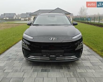 Черный Хендай Kona Electric, объемом двигателя 0 л и пробегом 22 тыс. км за 17900 $, фото 2 на Automoto.ua