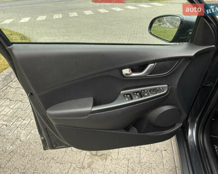 Черный Хендай Kona Electric, объемом двигателя 0 л и пробегом 20 тыс. км за 16999 $, фото 15 на Automoto.ua