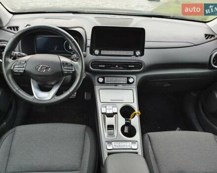 Черный Хендай Kona Electric, объемом двигателя 0 л и пробегом 22 тыс. км за 17900 $, фото 8 на Automoto.ua