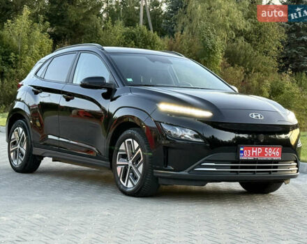 Черный Хендай Kona Electric, объемом двигателя 0 л и пробегом 44 тыс. км за 16999 $, фото 4 на Automoto.ua