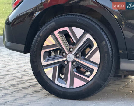 Черный Хендай Kona Electric, объемом двигателя 0 л и пробегом 44 тыс. км за 16999 $, фото 10 на Automoto.ua