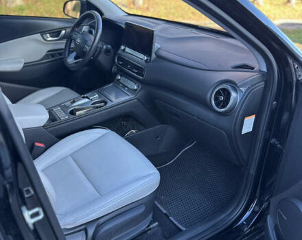 Чорний Хендай Kona Electric, об'ємом двигуна 0 л та пробігом 28 тис. км за 16999 $, фото 5 на Automoto.ua