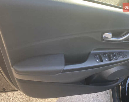 Черный Хендай Kona Electric, объемом двигателя 0 л и пробегом 64 тыс. км за 19700 $, фото 13 на Automoto.ua